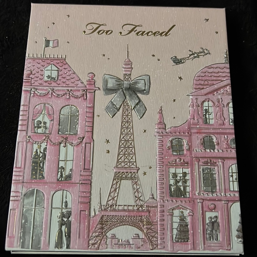 Too faced Christmas in Paris palette